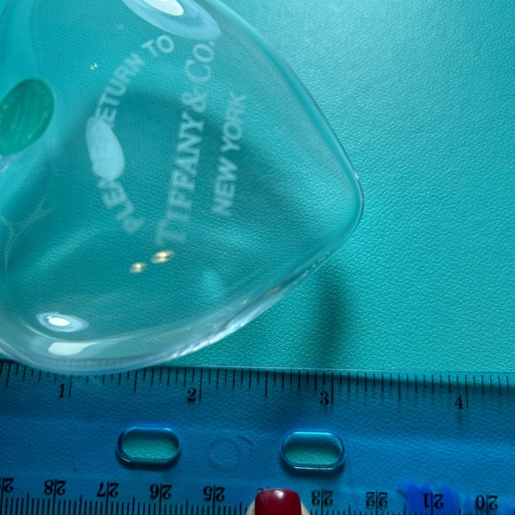 Tiffany&Co RTT Puffy Heart Ornament Clear Crystal Etched Glass. NWOT - Picture 7 of 7